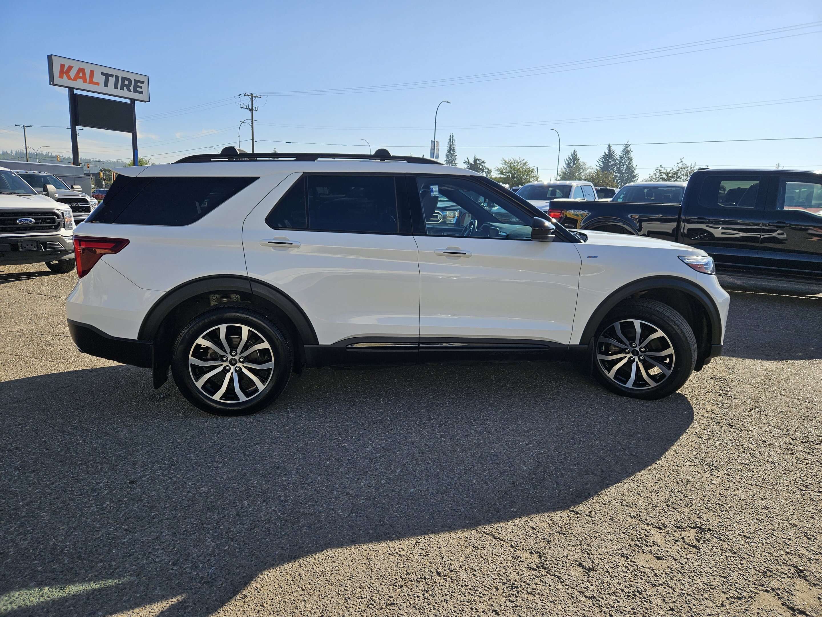 2022 Ford Explorer ST-Line | 4WD | 6 Seater | Heated Seats/Wheel — снимка 1