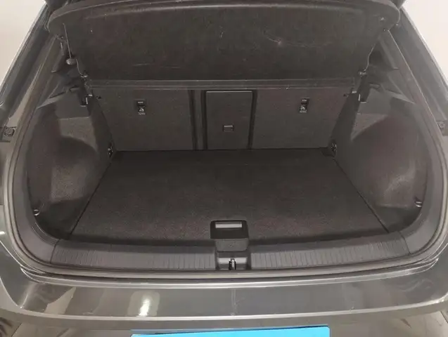 Volkswagen T-Roc view 7