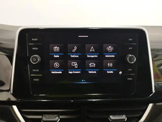 Volkswagen T-Roc view 17