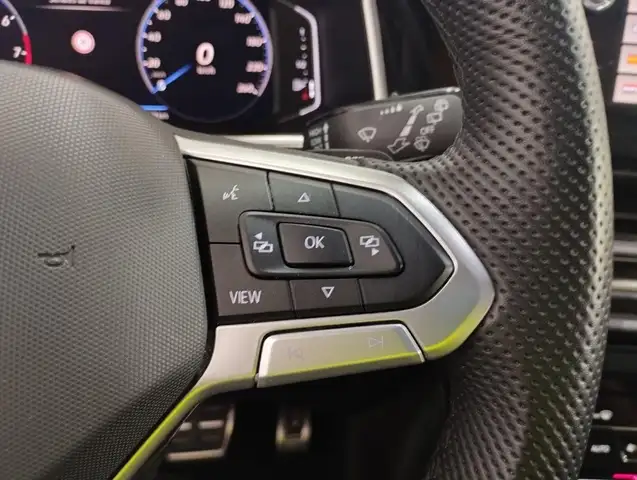 Volkswagen T-Roc view 16