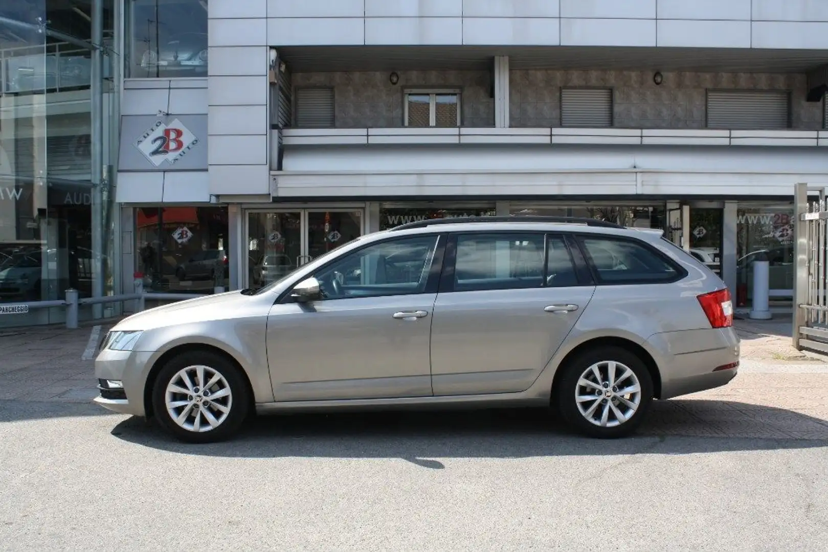 Skoda Octavia 1.6 TDI CR 115 CV DSG Wagon Style Grigio - 2
