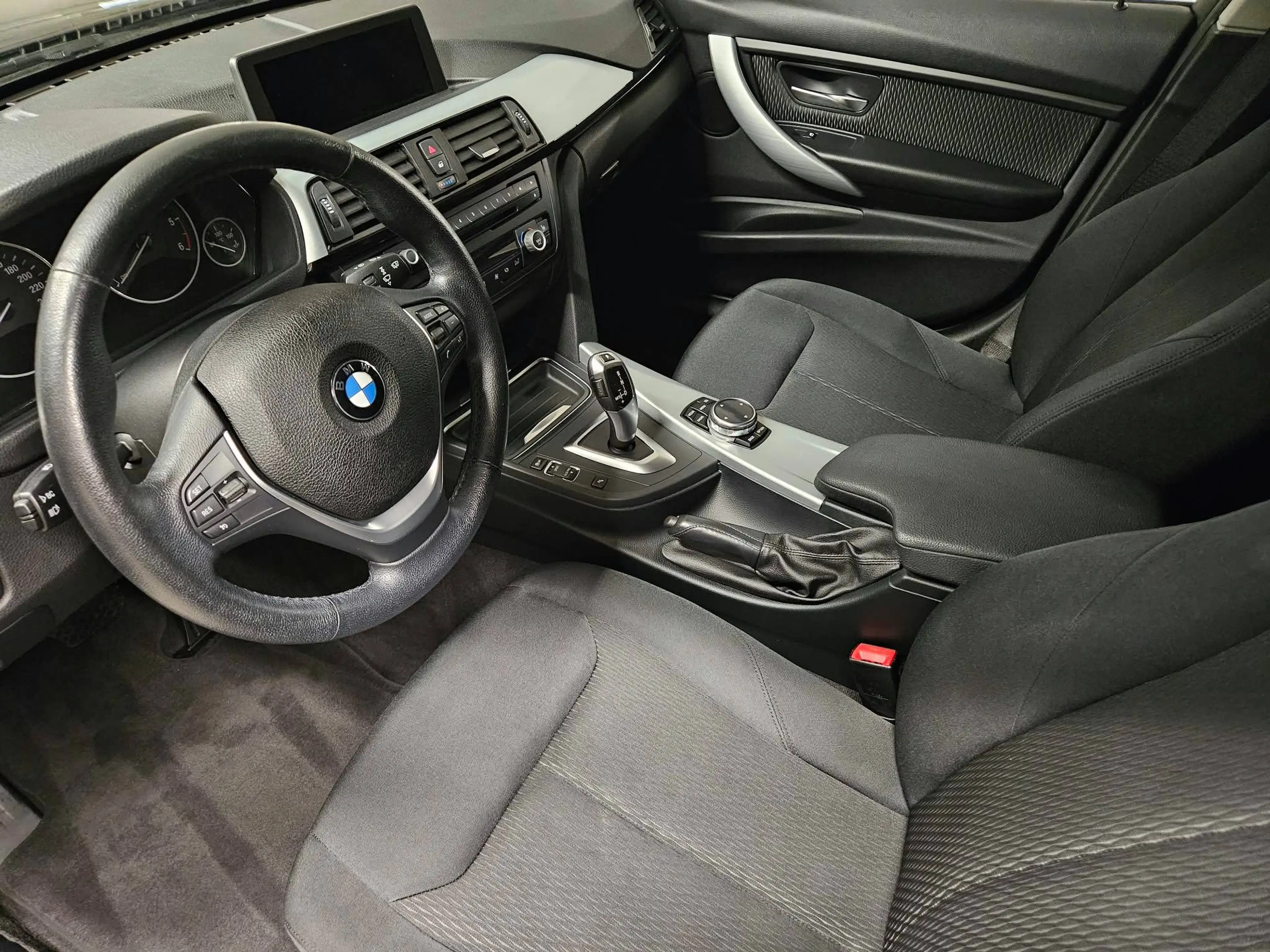 BMW 330 d xDrive * XENON * SZH * NAVI - PROFESSIONAL * PDC * — photo 11
