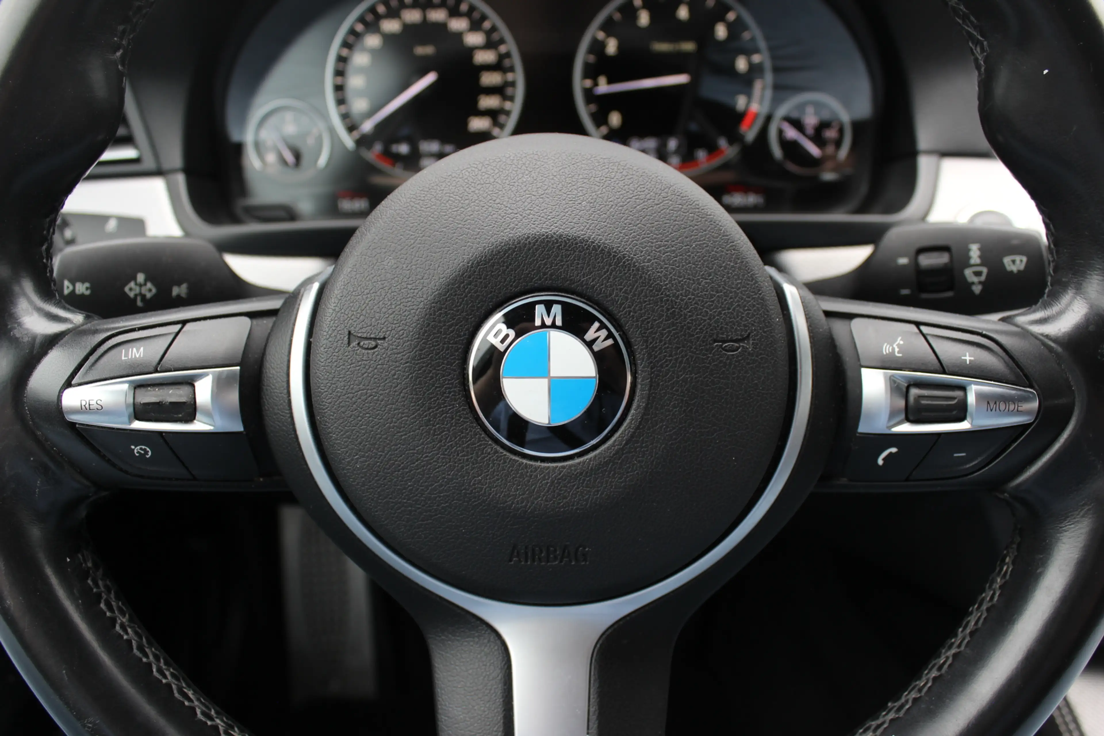 BMW 520 5-serie Touring 520i Executive M Sport / NL Auto! — photo 32
