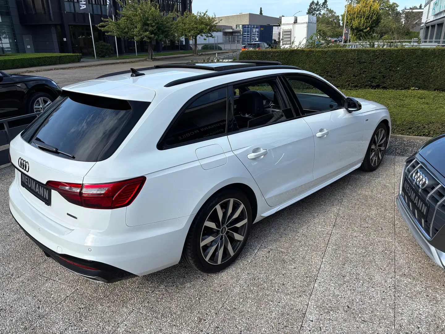 Audi A4 40 TDI quattro S line Blanc - 2