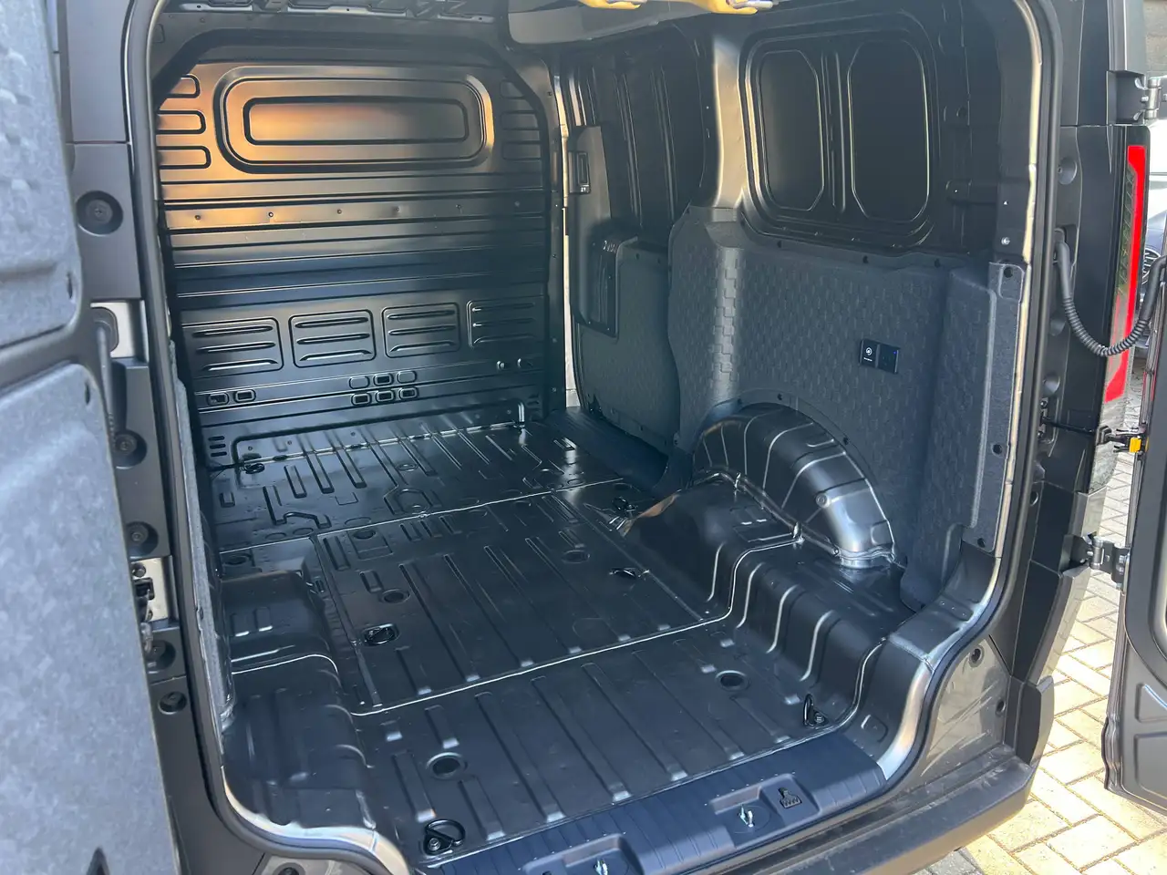 Kia PV5 Cargo 2026 — фото 12