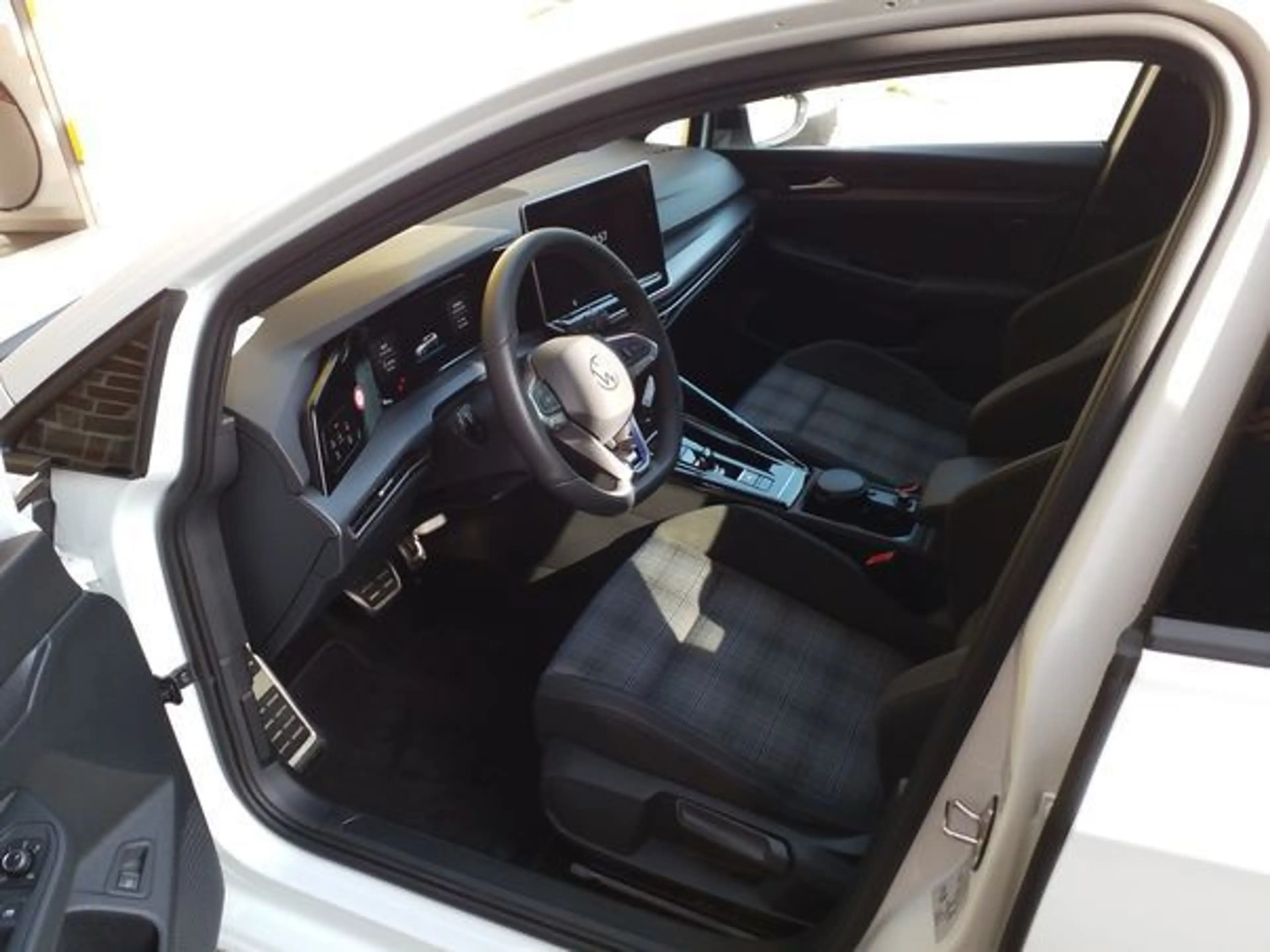 Volkswagen Golf GTE Golf VIII GTE 1.5 TSI DSG eHybrid | NAVI | LED | — photo 4