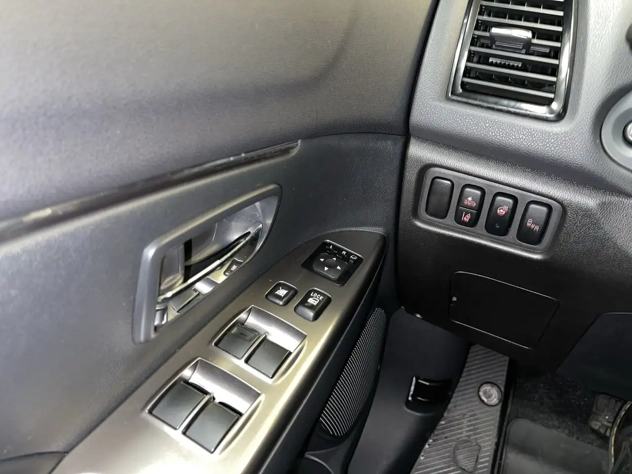 Mitsubishi RVR снимка Mitsubishi RVR