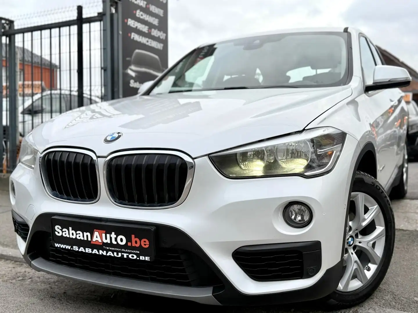 BMW X1 X1 1.5 d ° NAVI ° LED ° JANTES ° GARAN Weiß - 1