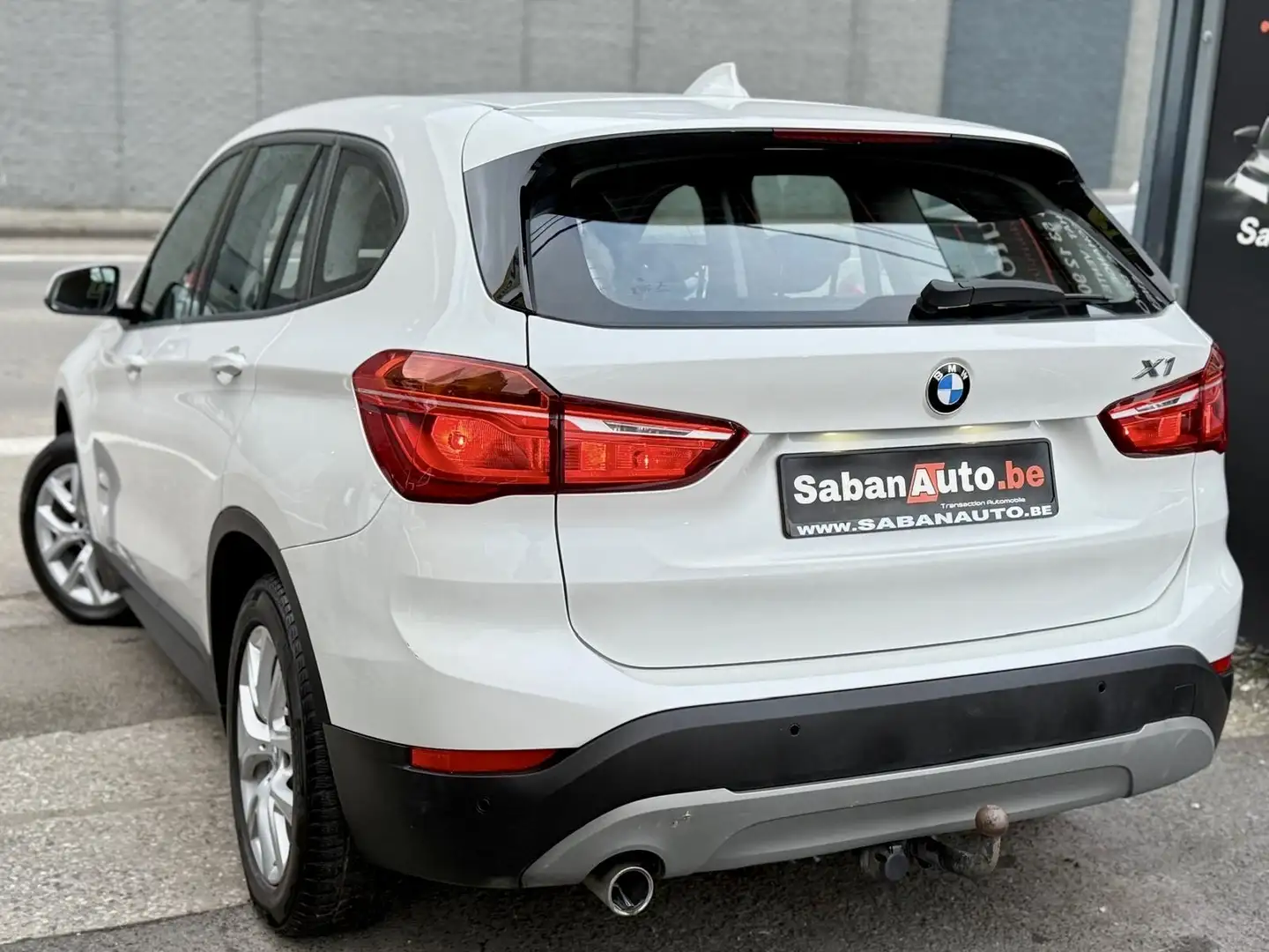BMW X1 X1 1.5 d ° NAVI ° LED ° JANTES ° GARAN Weiß - 2