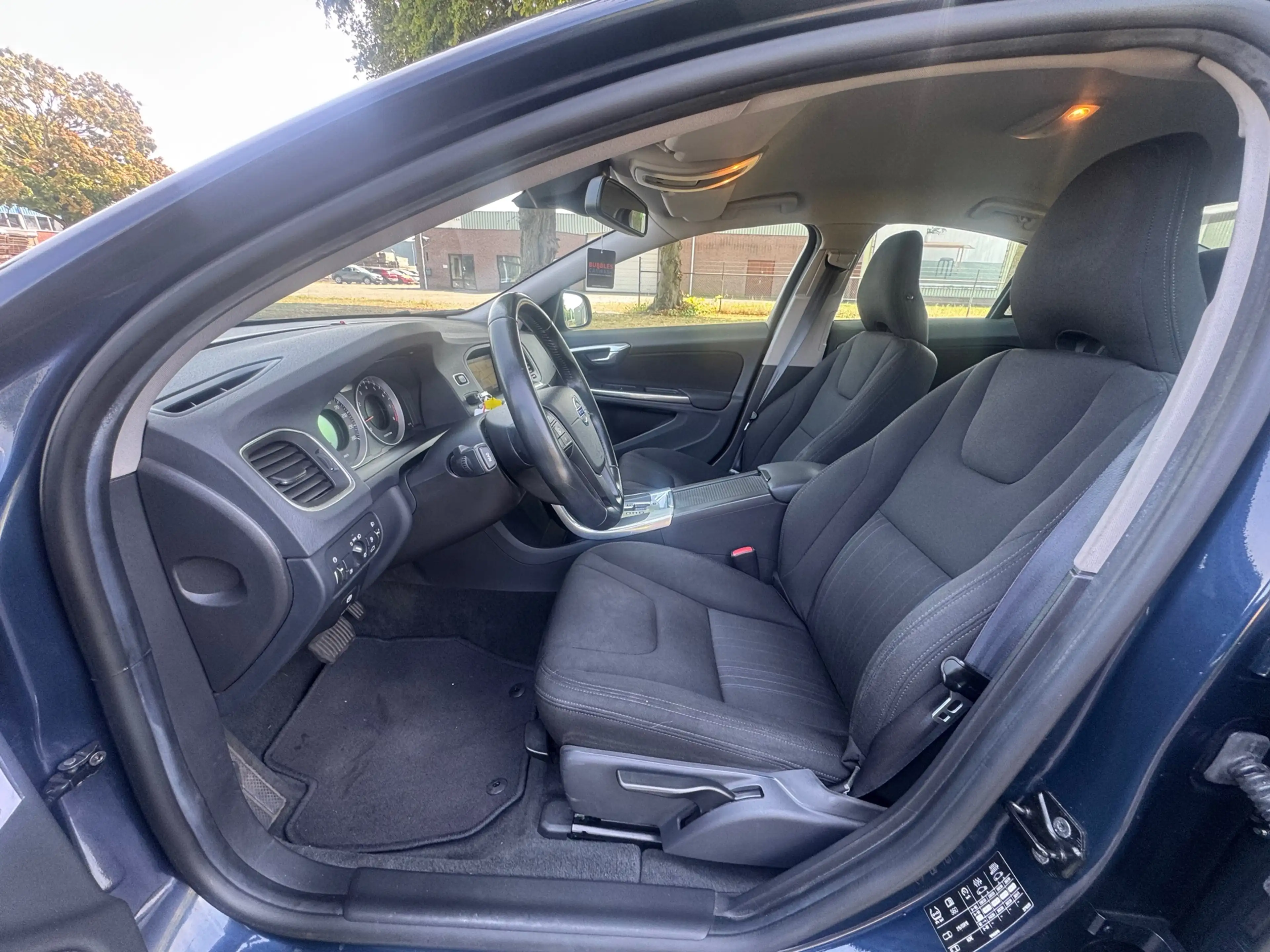 Volvo S60 1.6 T4 Kinetic 180PK AUTOMAAT! Navi l Cruise l LED — photo 4