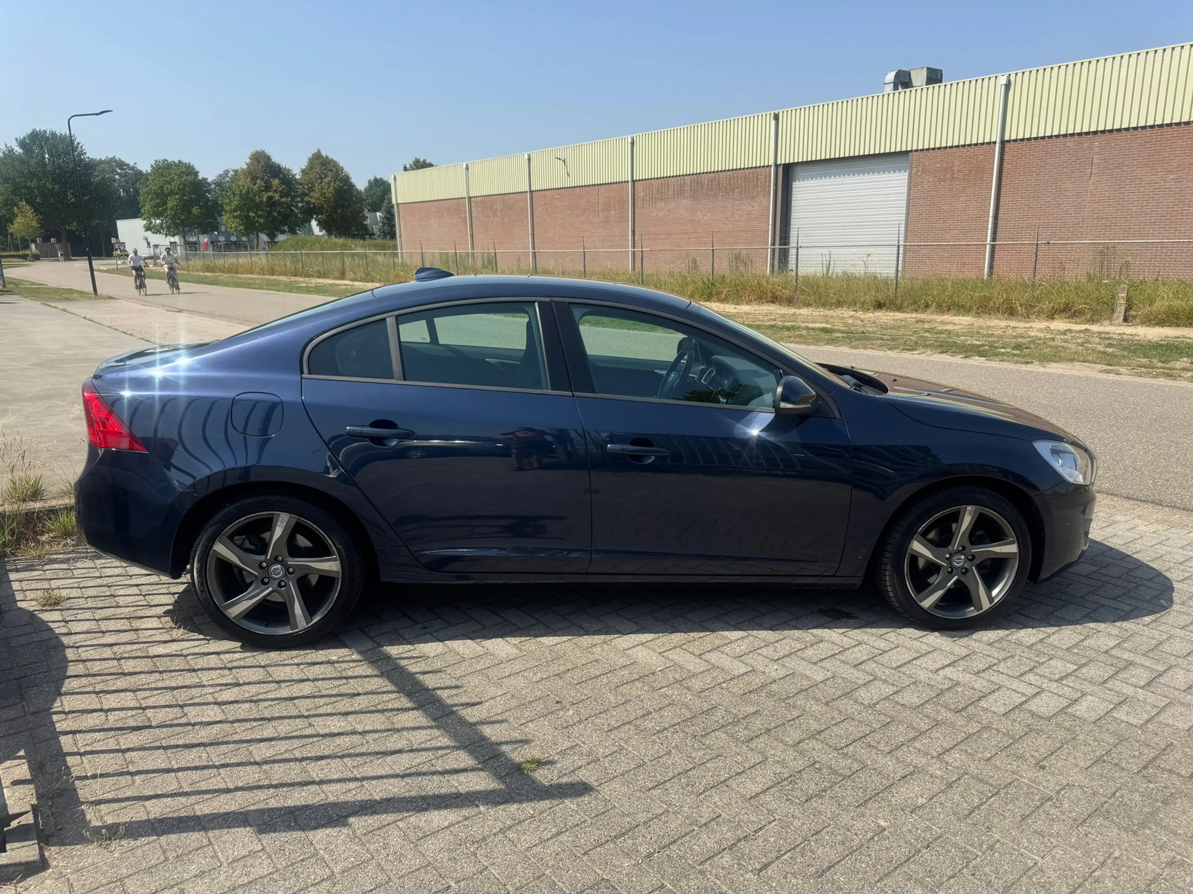 Volvo S60 1.6 T4 Kinetic 180PK AUTOMAAT! Navi l Cruise l LED — photo 38