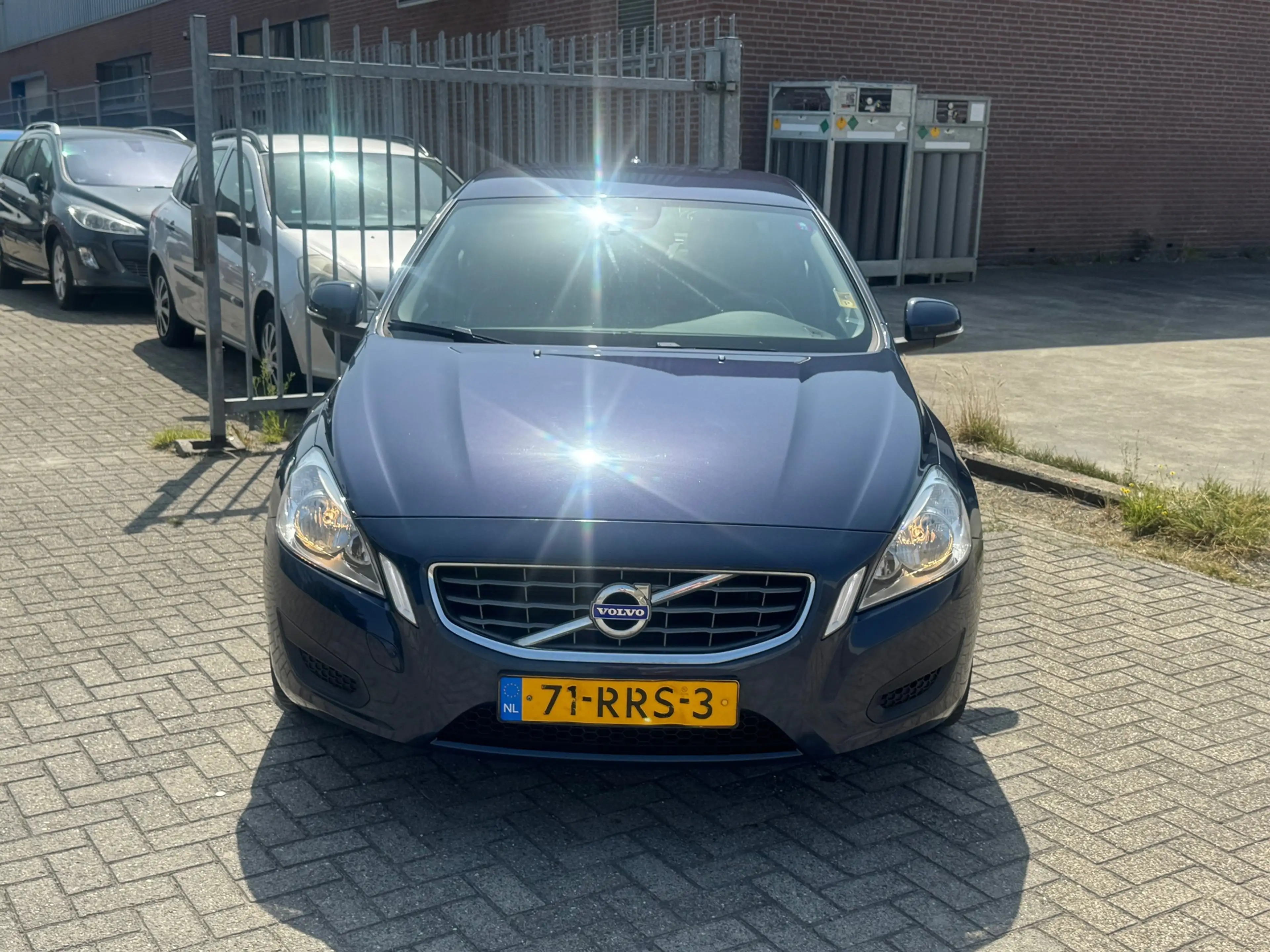 Volvo S60 1.6 T4 Kinetic 180PK AUTOMAAT! Navi l Cruise l LED — photo 2