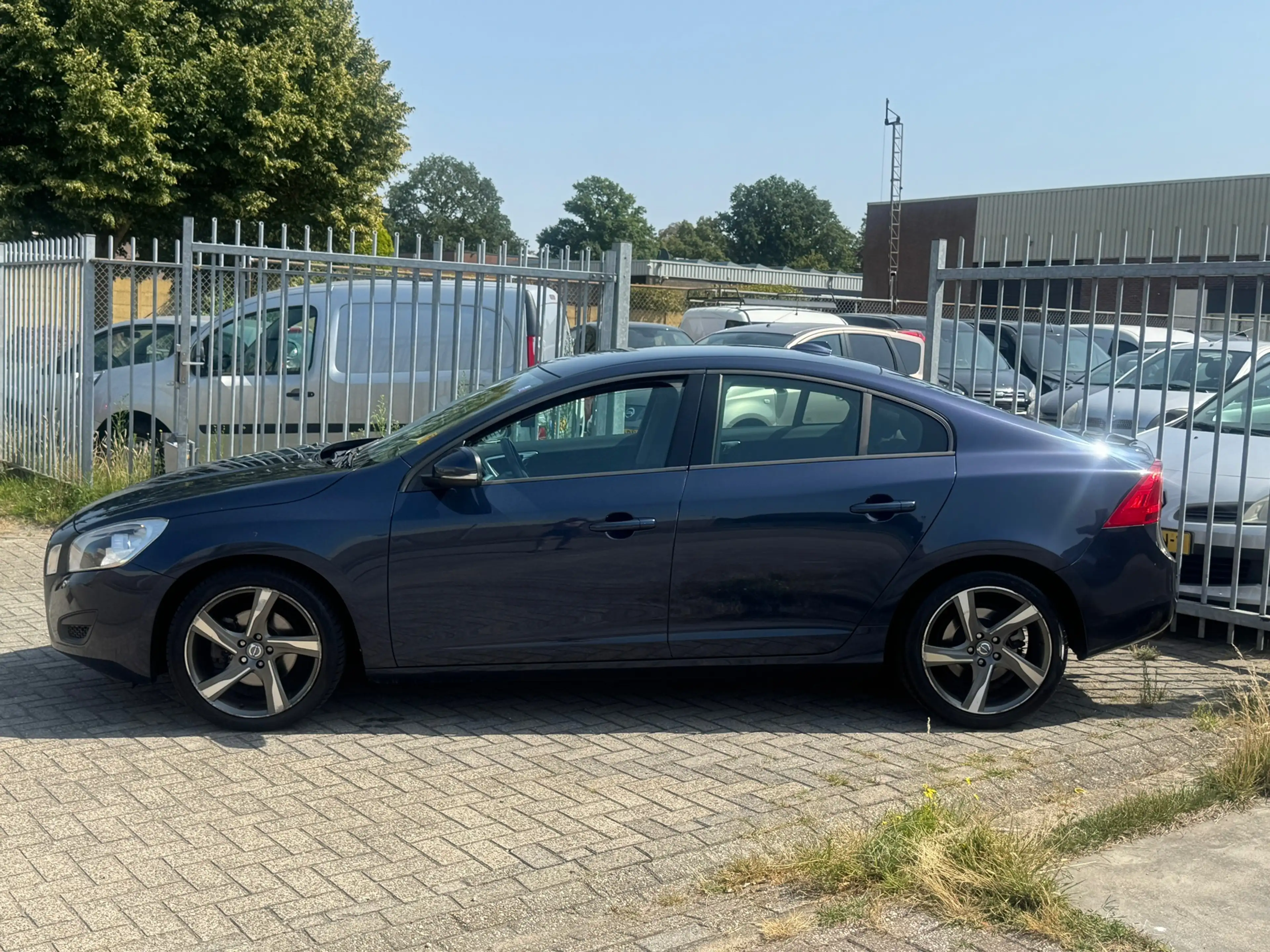 Volvo S60 1.6 T4 Kinetic 180PK AUTOMAAT! Navi l Cruise l LED — photo 10