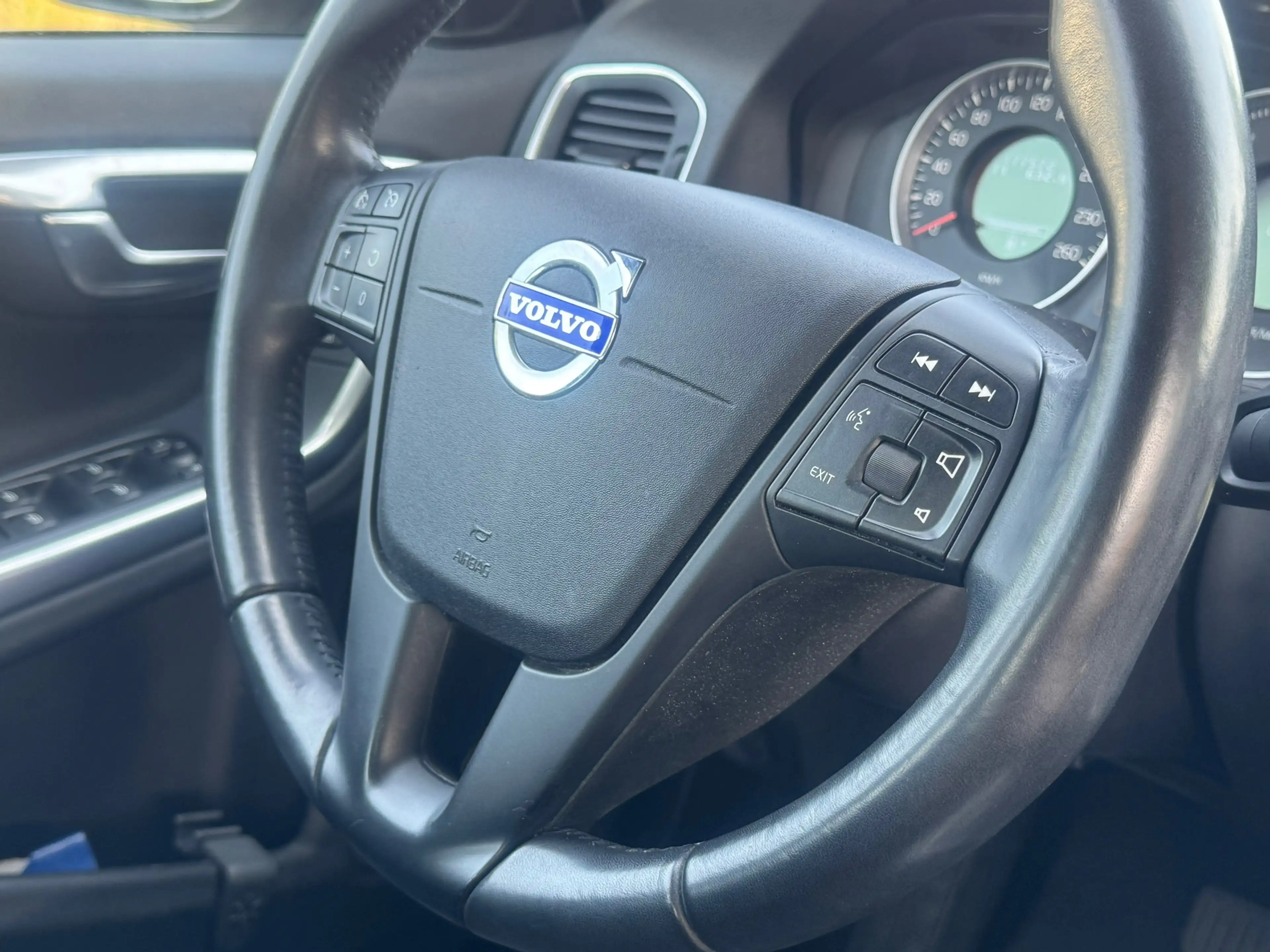 Volvo S60 1.6 T4 Kinetic 180PK AUTOMAAT! Navi l Cruise l LED — photo 30