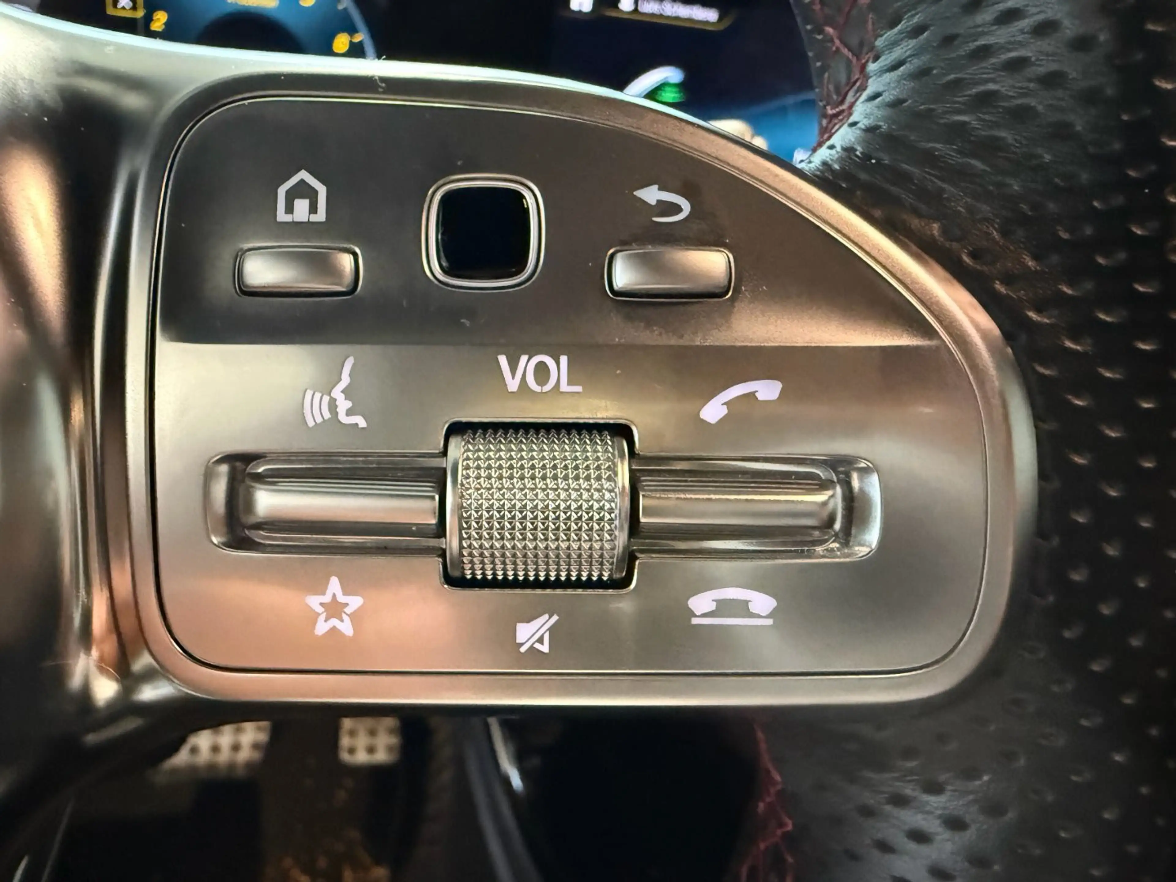 Mercedes-Benz CLA 200 CLA 200 AMG Line Exterieur & Interieur Night-Paket — photo 19