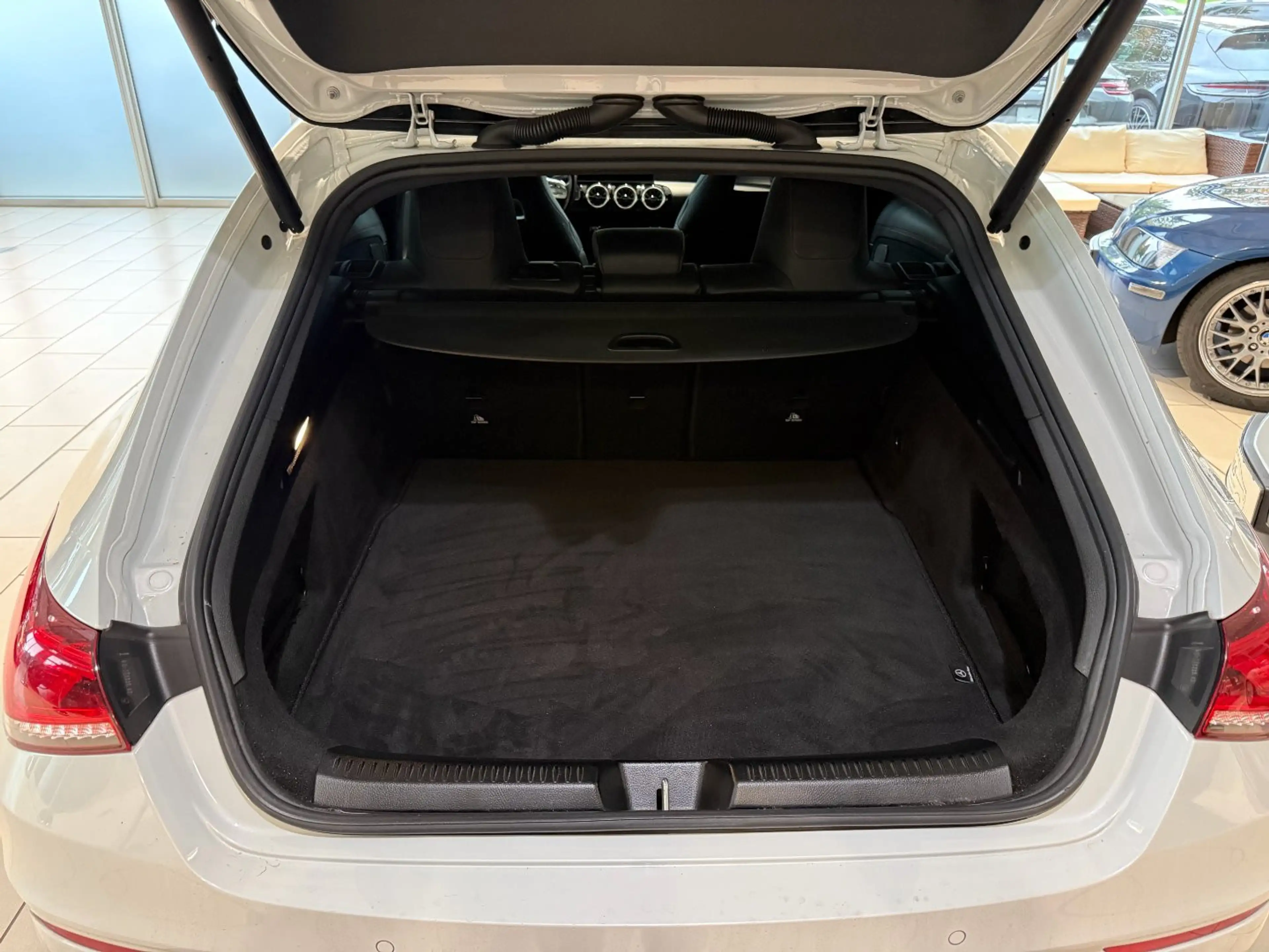 Mercedes-Benz CLA 200 CLA 200 AMG Line Exterieur & Interieur Night-Paket — photo 27
