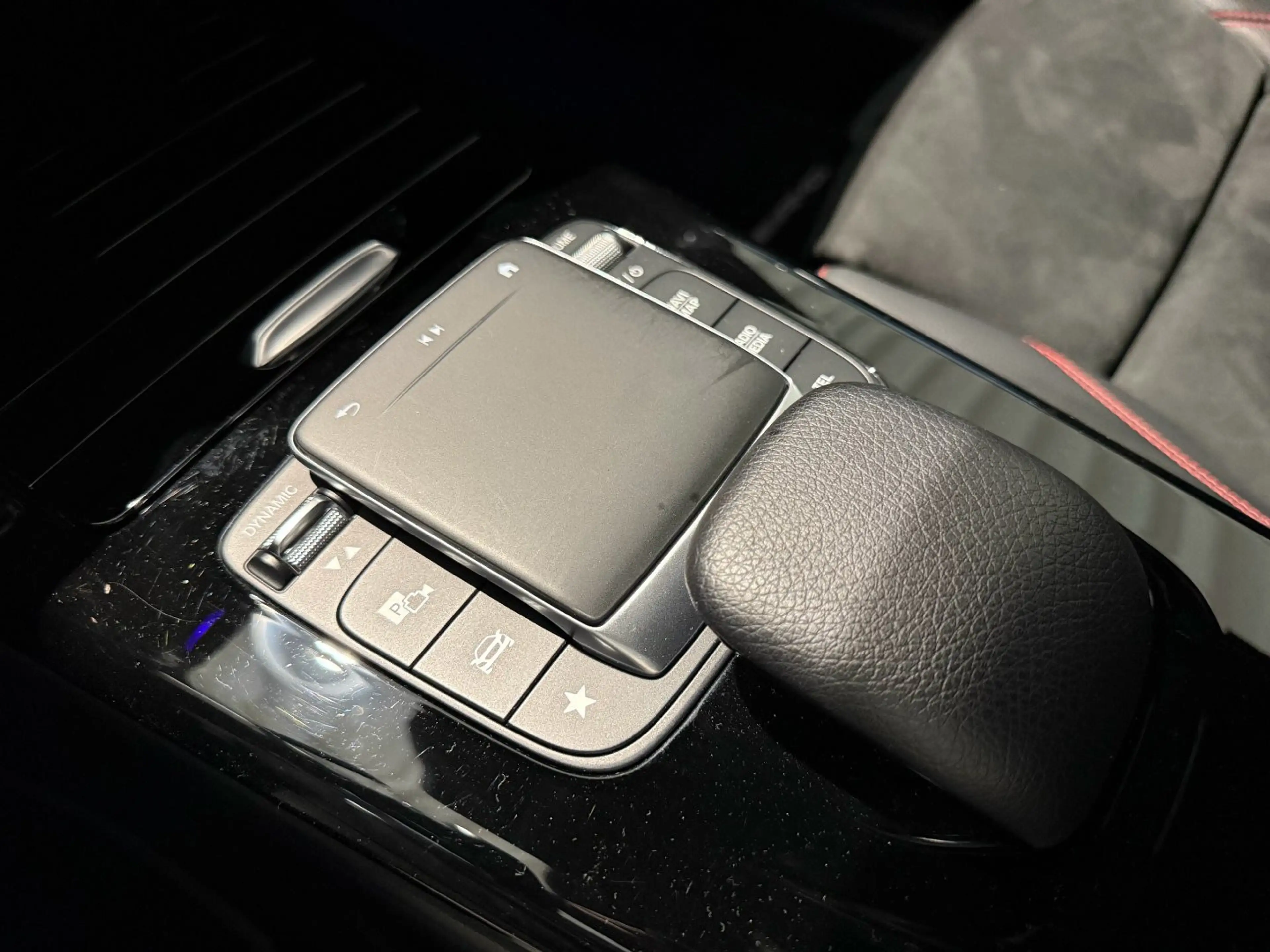 Mercedes-Benz CLA 200 CLA 200 AMG Line Exterieur & Interieur Night-Paket — photo 20