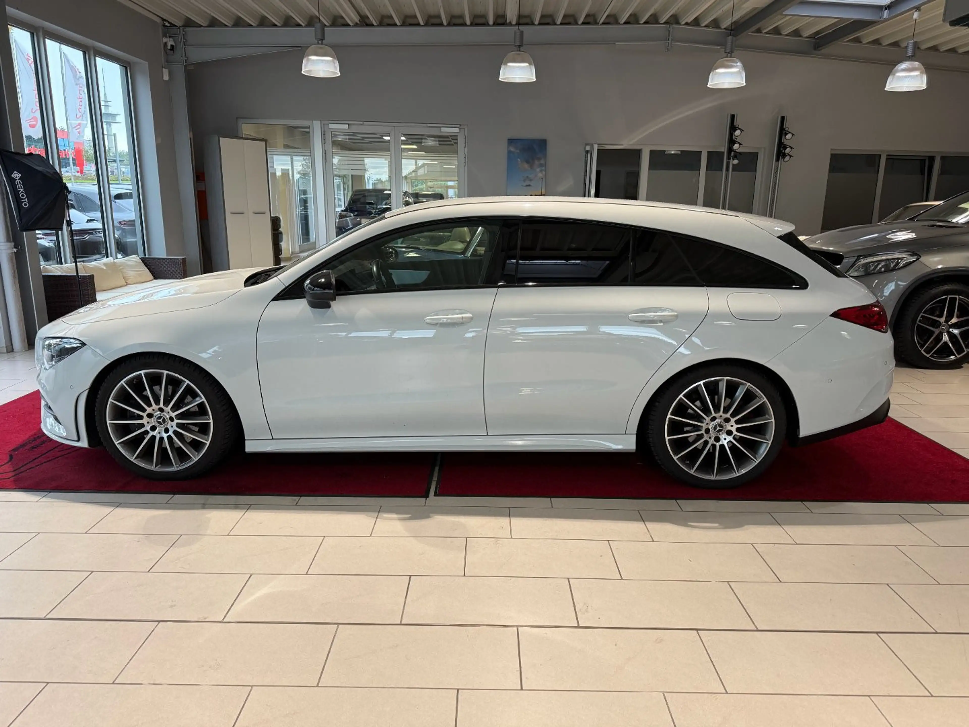 Mercedes-Benz CLA 200 CLA 200 AMG Line Exterieur & Interieur Night-Paket — photo 4