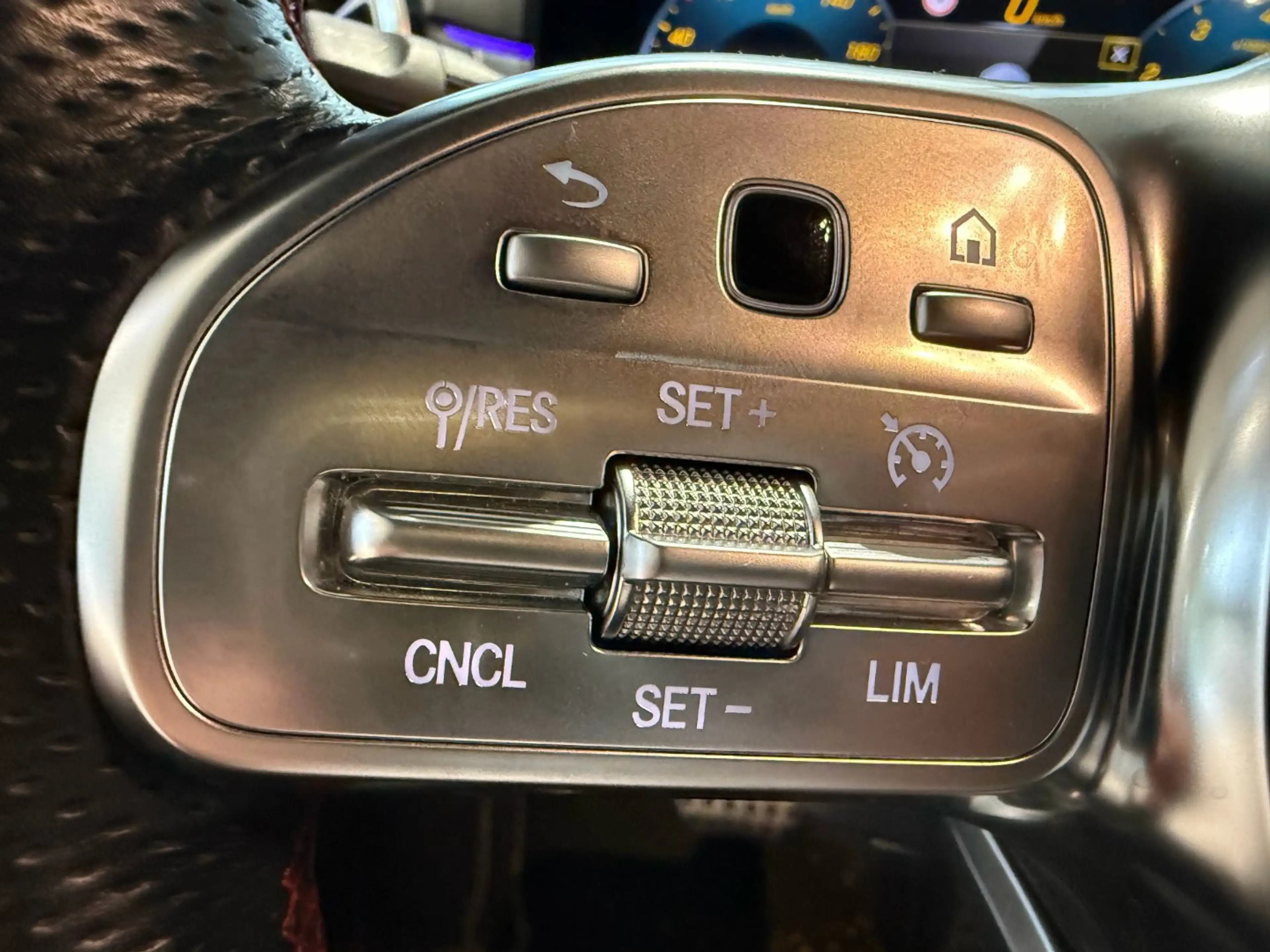 Mercedes-Benz CLA 200 CLA 200 AMG Line Exterieur & Interieur Night-Paket — photo 17