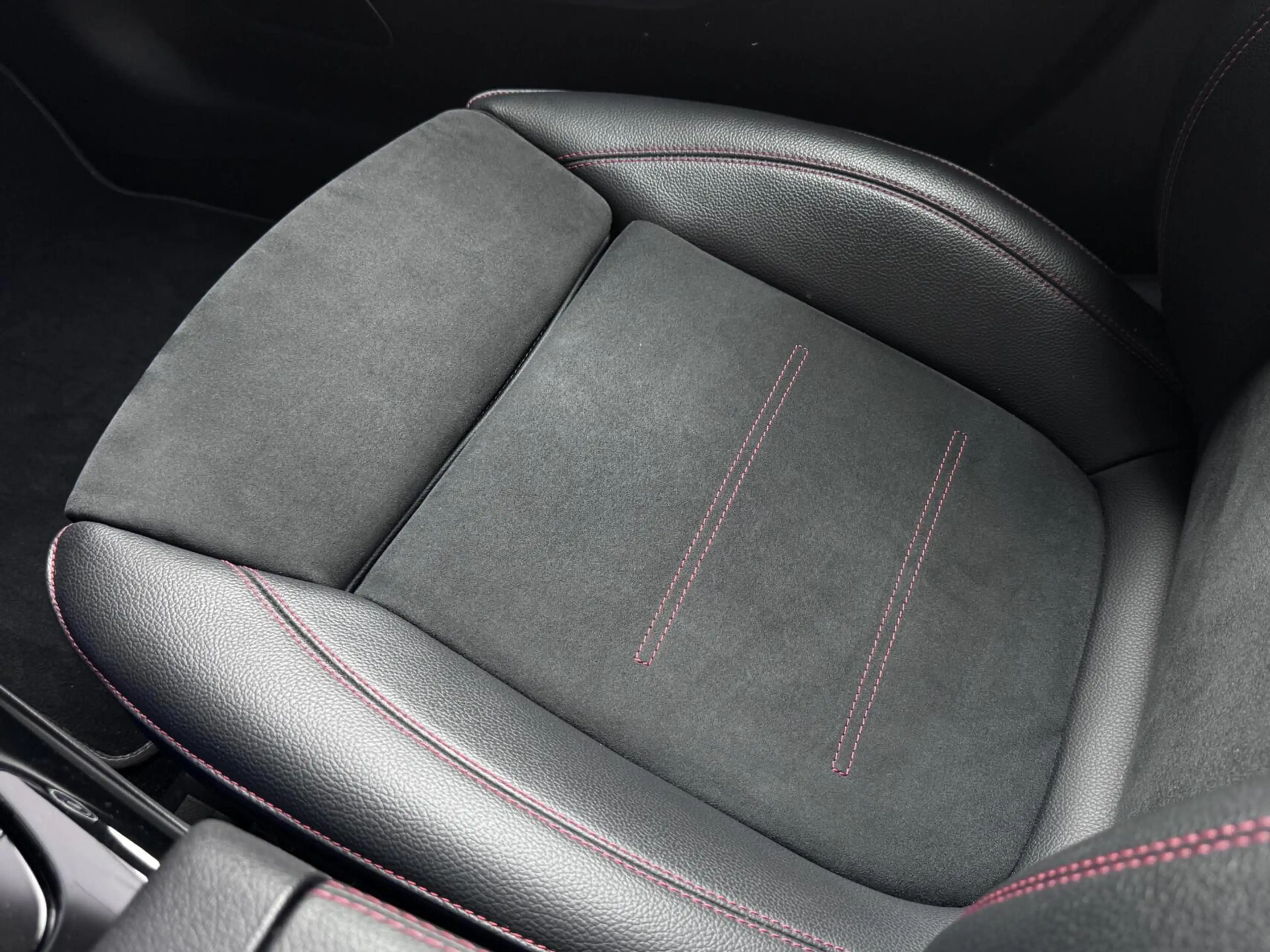 Mercedes-Benz A 35 AMG 4MATIC Edition 1 — photo 10