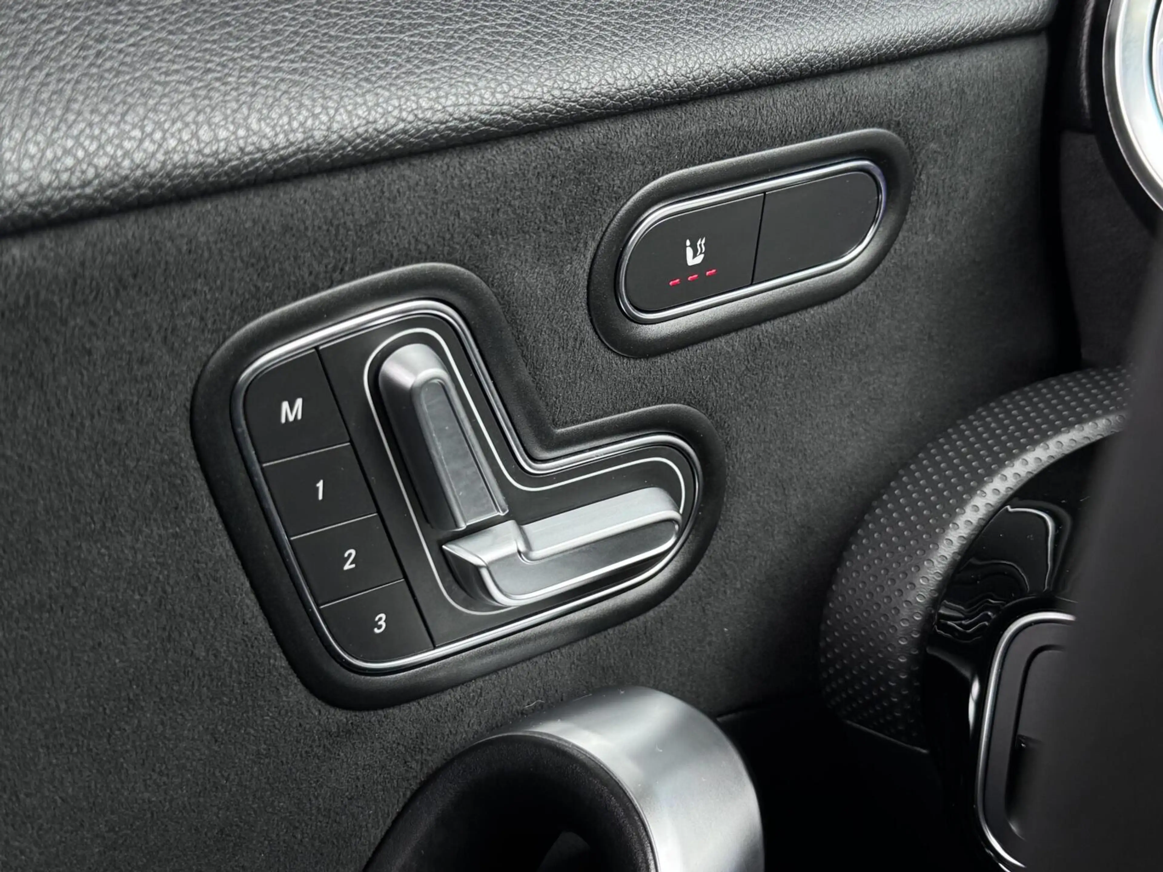 Mercedes-Benz A 35 AMG 4MATIC Edition 1 — photo 9