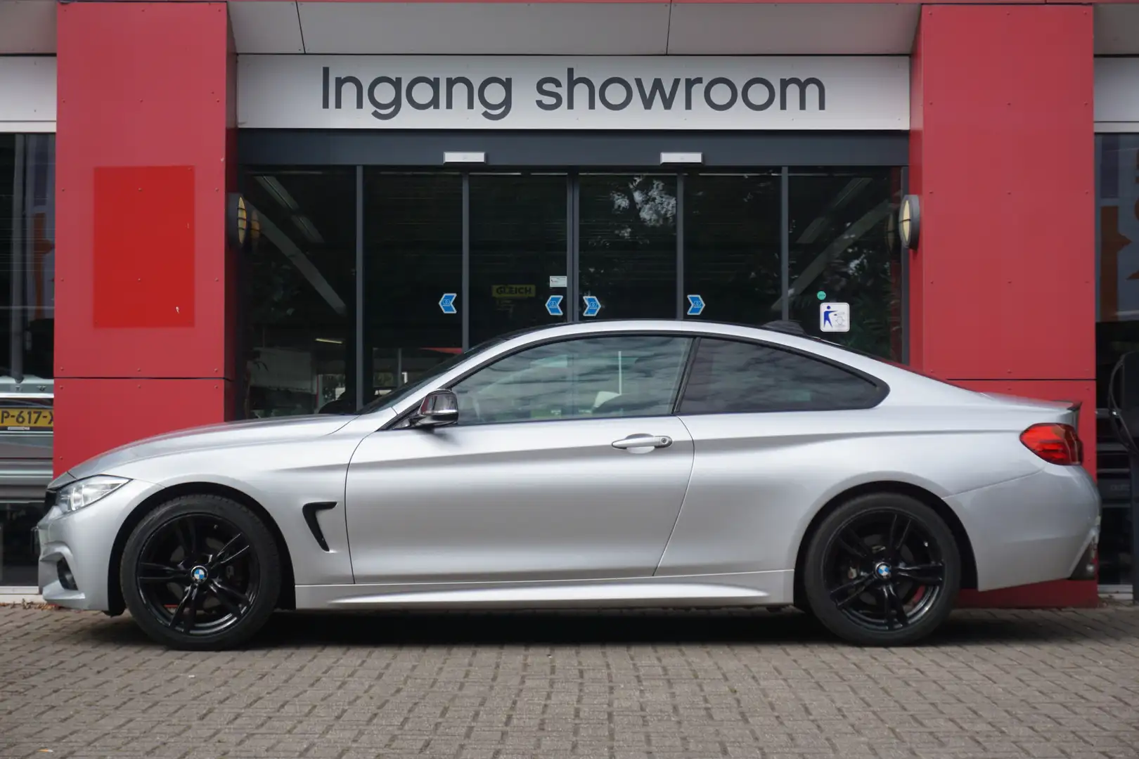 BMW 420 4-serie Coupé 420i Business | M-Pakket | Alcantara Gris - 2