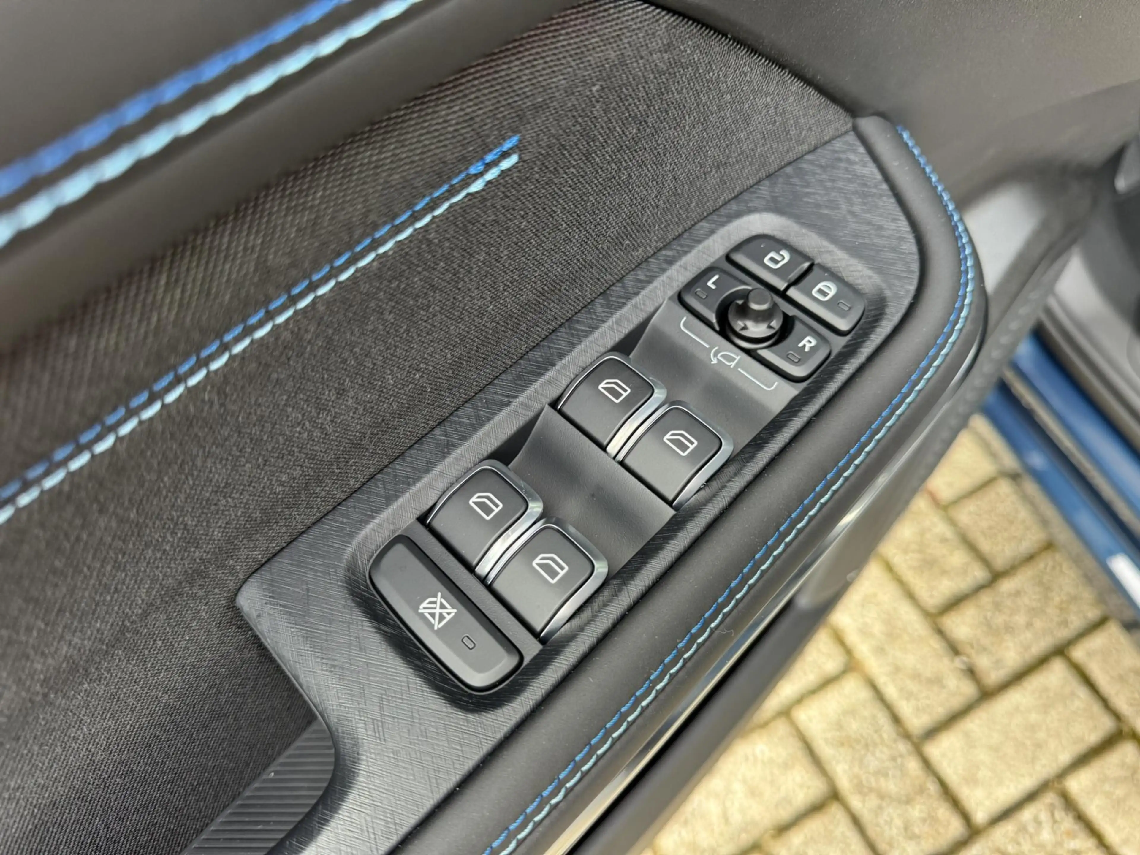 Lynk & Co 01 1.5 6,6 Kwh Accu Snel LAden Plug in Hybride 261pk — photo 15
