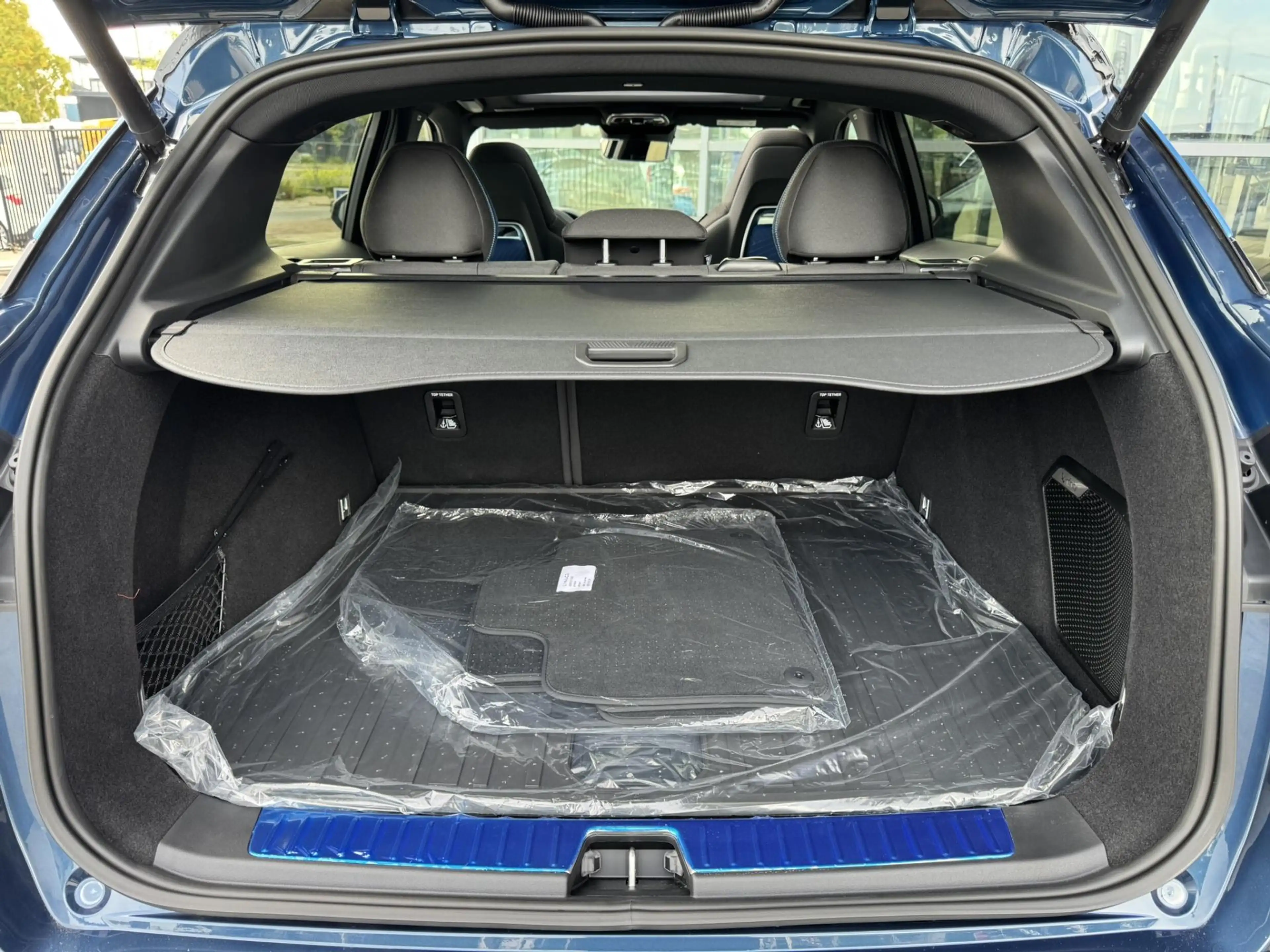 Lynk & Co 01 1.5 6,6 Kwh Accu Snel LAden Plug in Hybride 261pk — photo 13