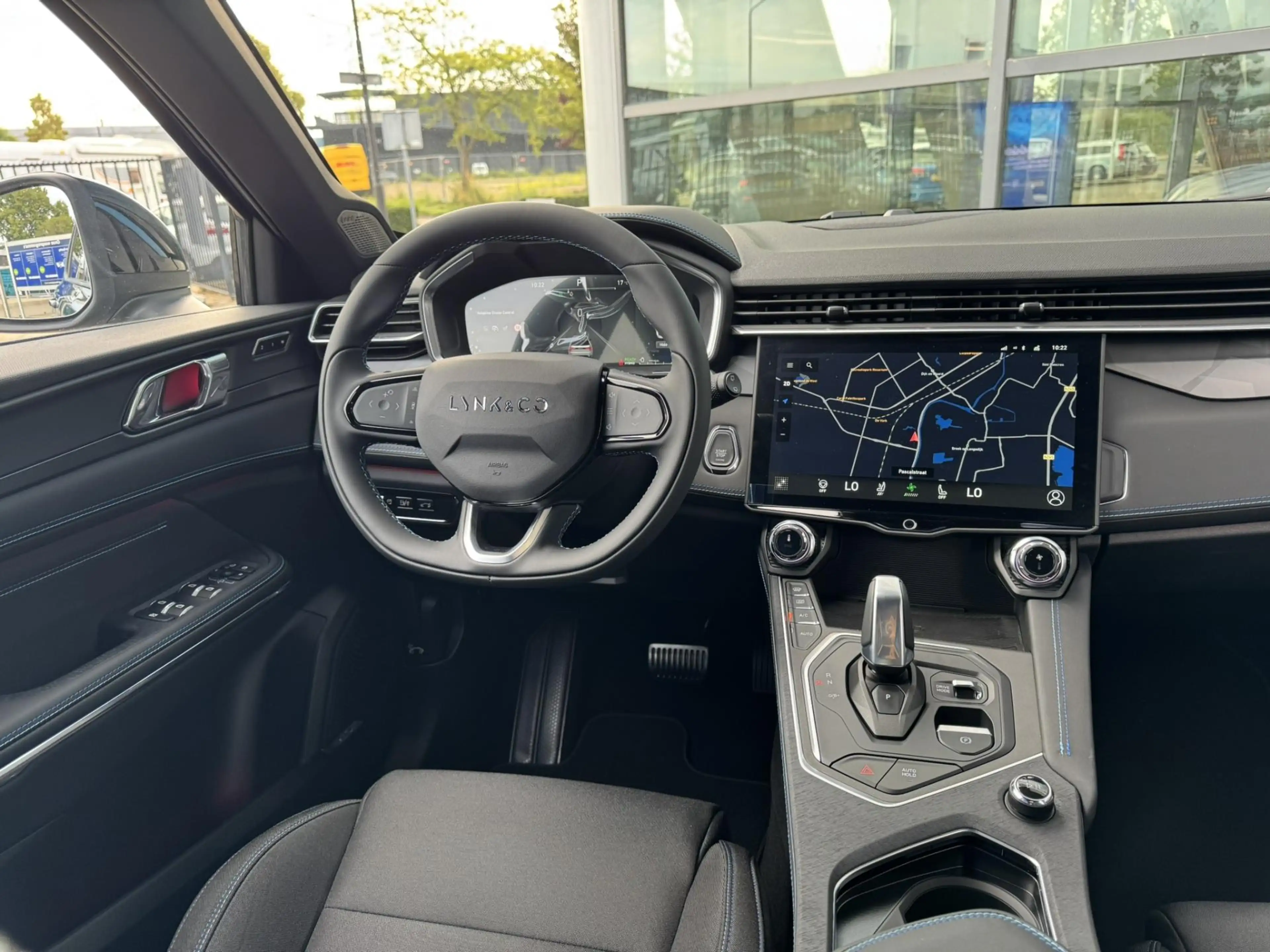 Lynk & Co 01 1.5 6,6 Kwh Accu Snel LAden Plug in Hybride 261pk — photo 5