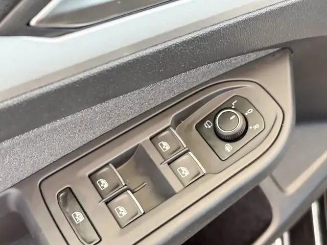 Volkswagen Golf view 20