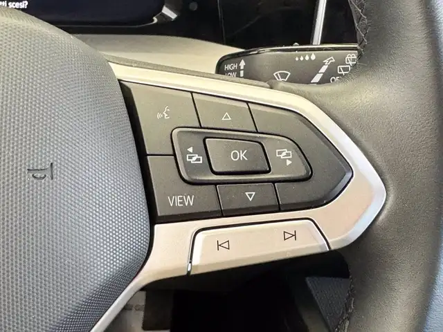 Volkswagen Golf view 22