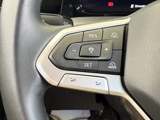 Volkswagen Golf view 21
