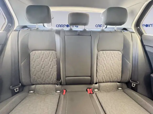 Volkswagen Golf view 10