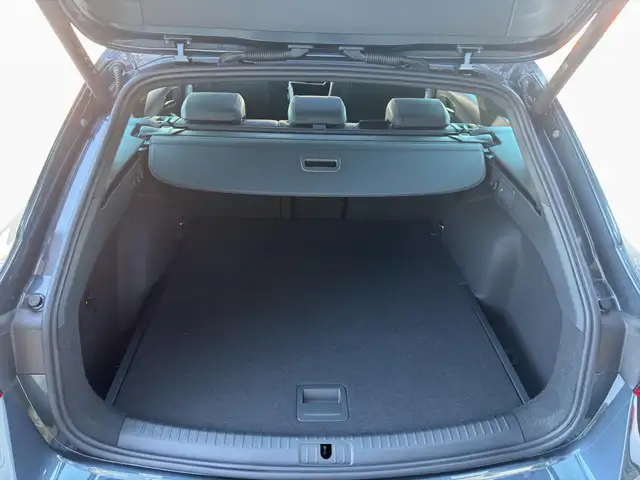 Cupra Leon view 12