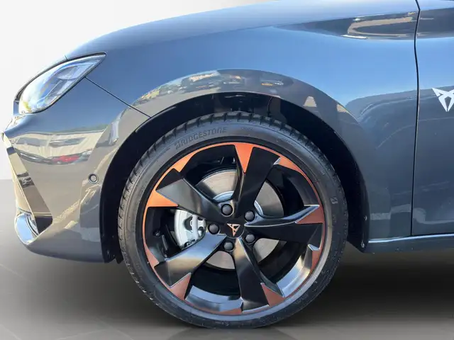 Cupra Leon view 8