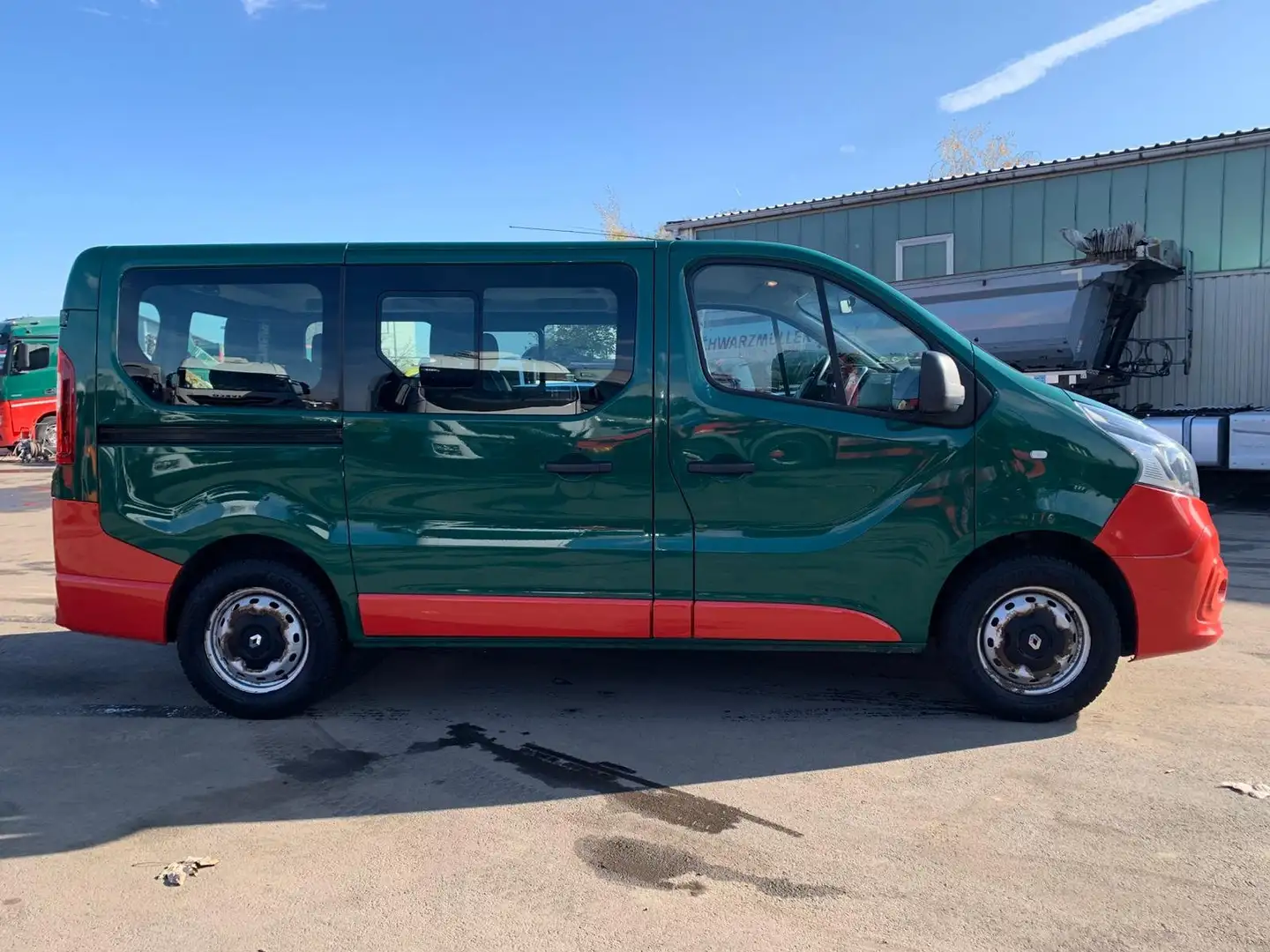 Renault Trafic Trafic Combi 9 Sitzer *LED/Navi/Klima/Bluetooth Vert - 2