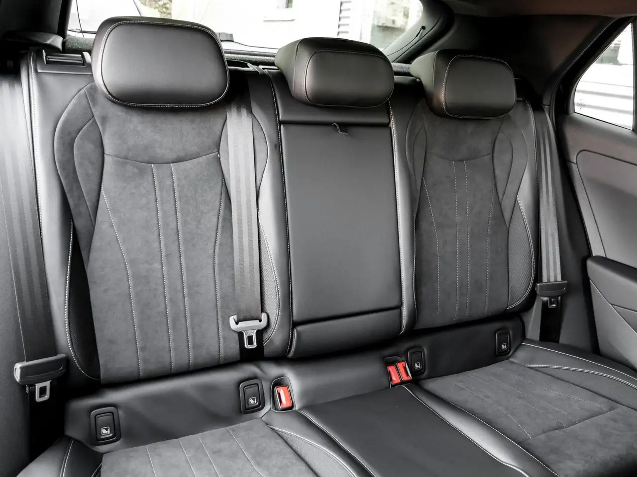 Volkswagen T-Roc Style 1.5 l eTSI OPF 110 kW (150 PS) 7-Gan 4