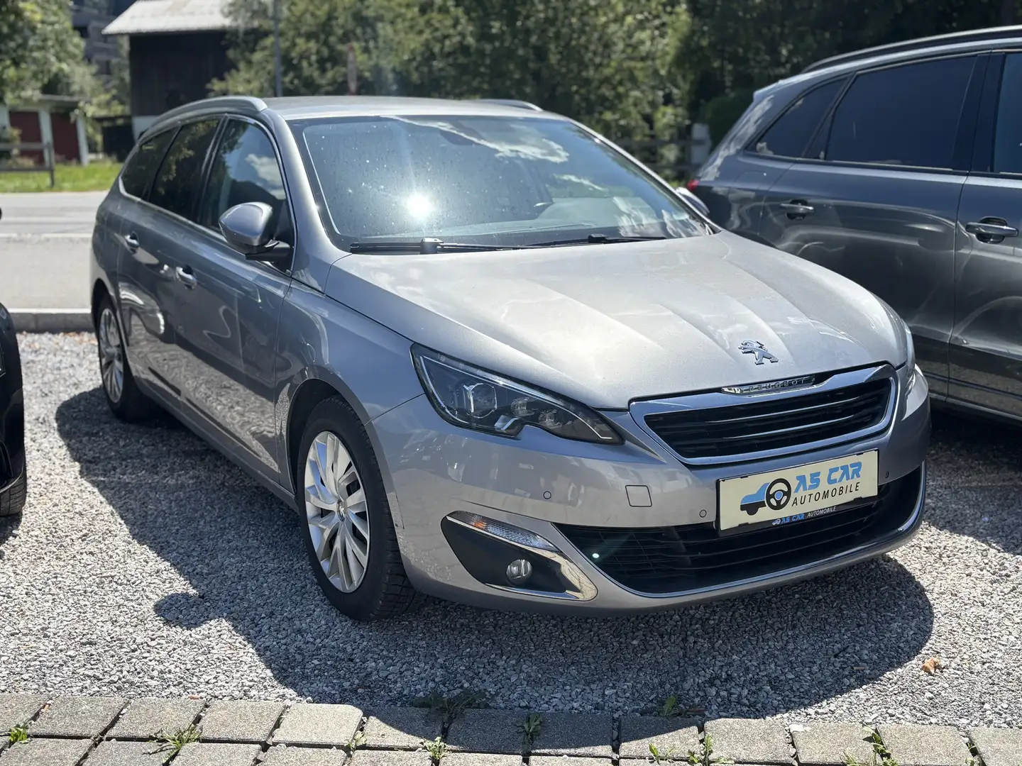 Peugeot 308 Allure. Automatik Grau - 1