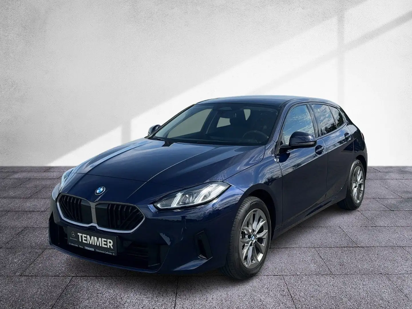 BMW 118 d Aut. LED RKam Navi Tempomat Shz LRHZ Blau - 2