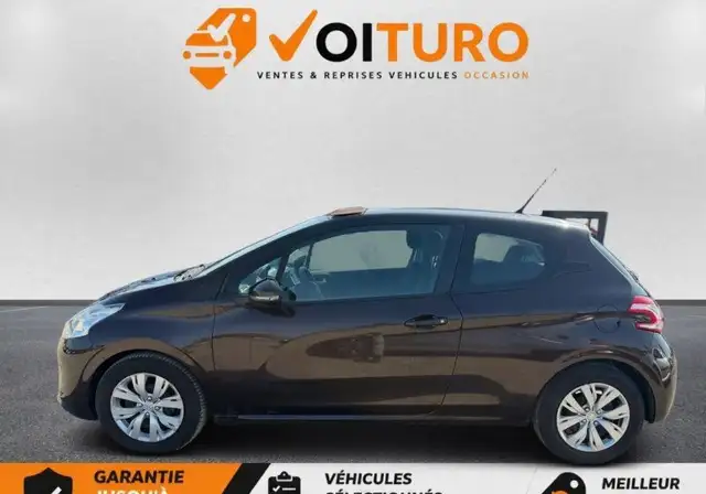Peugeot 208 view 5
