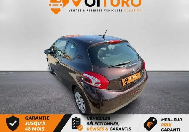 Peugeot 208 view 4