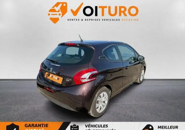 Peugeot 208 view 3