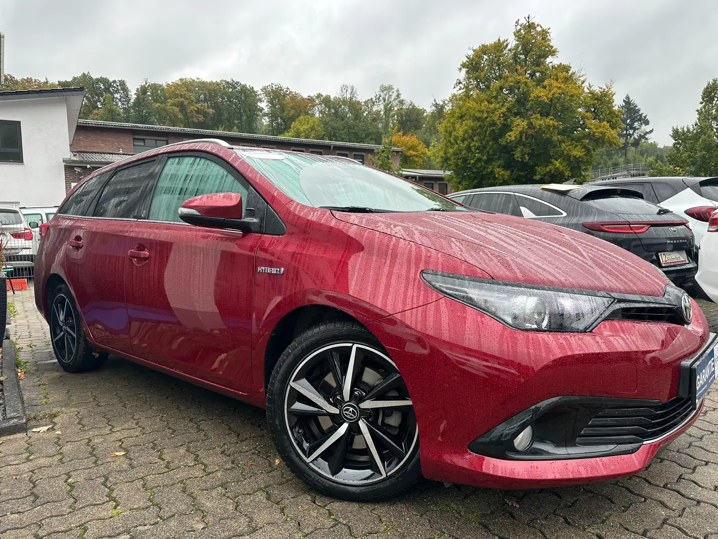 Toyota Auris 1.8 16 V Hybrid Aut+NAVI+KLIMATRONIK+SHZ+TEMPOMAT Rouge - 2