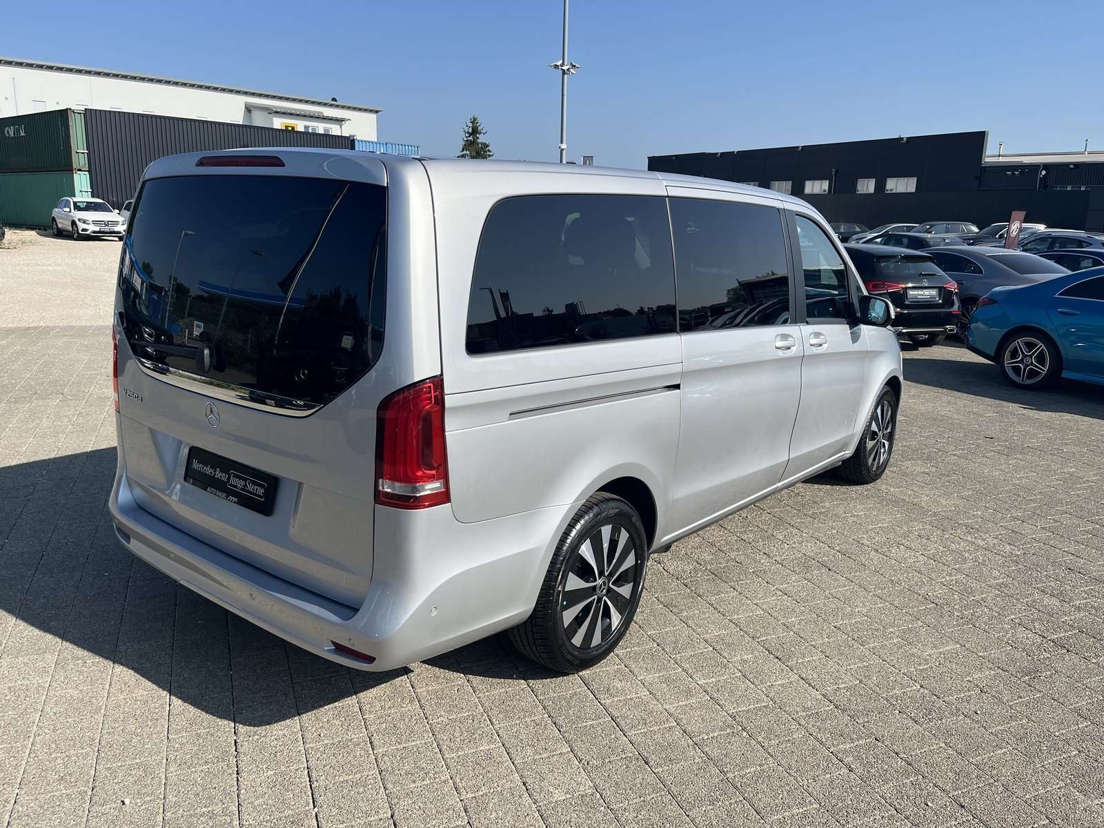 Mercedes-Benz V 250