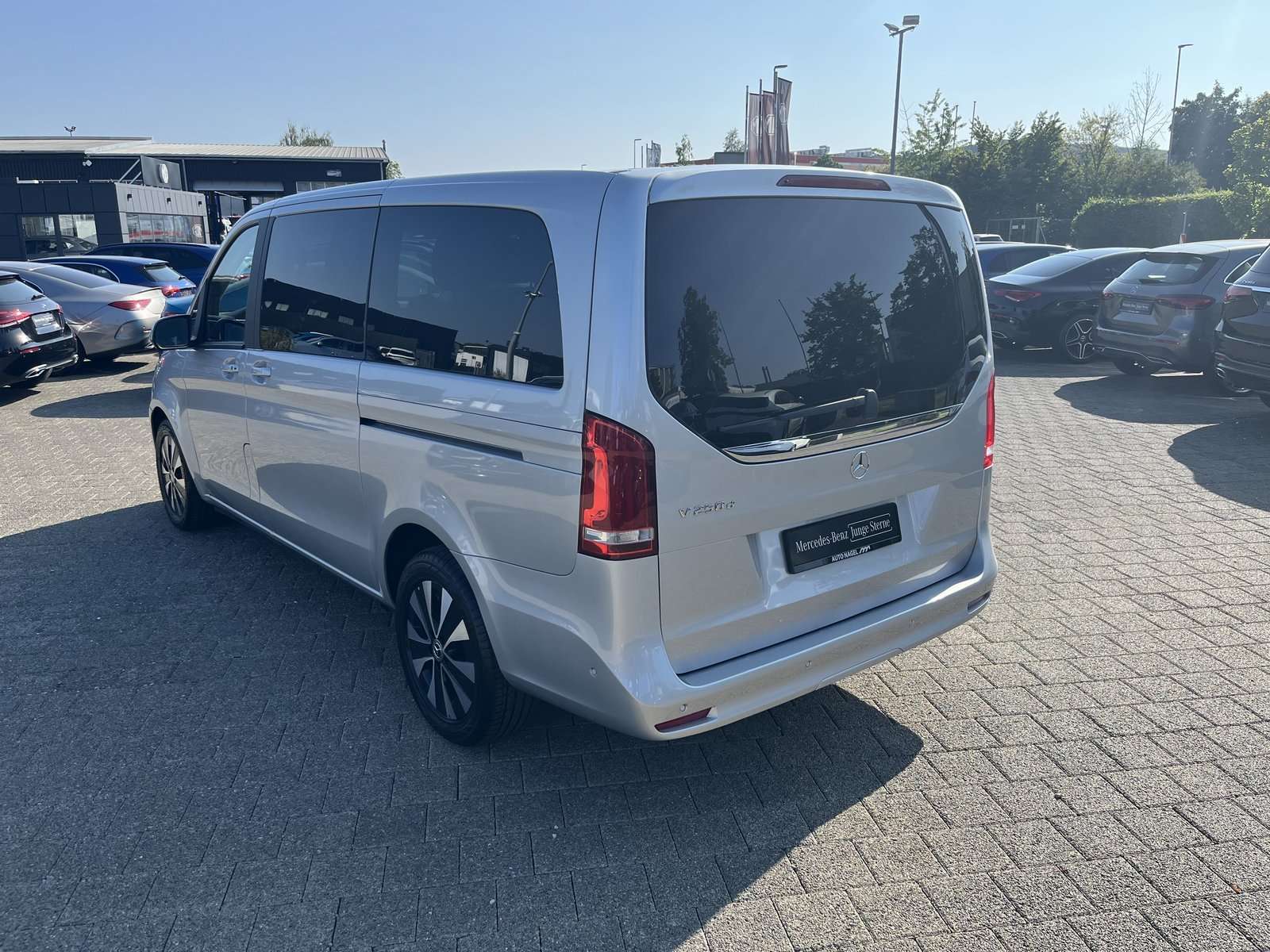 Mercedes-Benz V 250