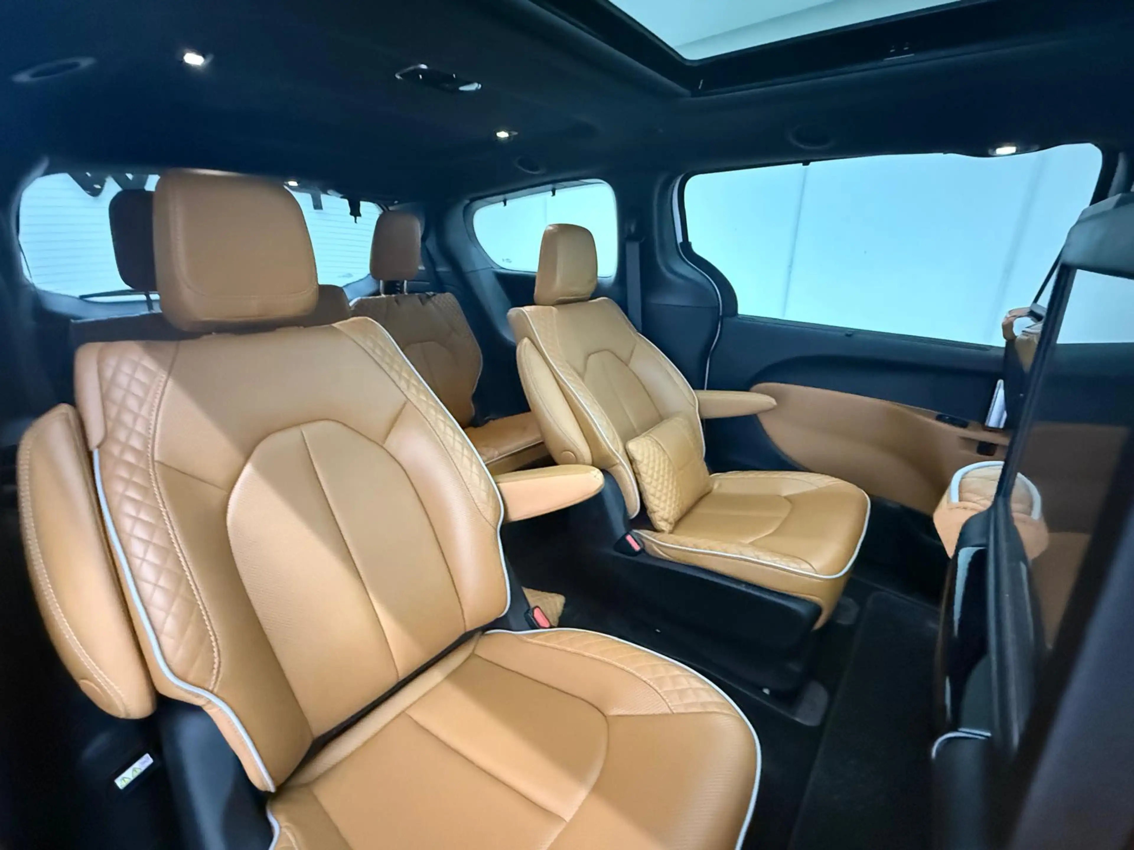Chrysler Grand Voyager 3.6 V6 Hybrid Pacifica Pinnacle 7-zits Full option — photo 11