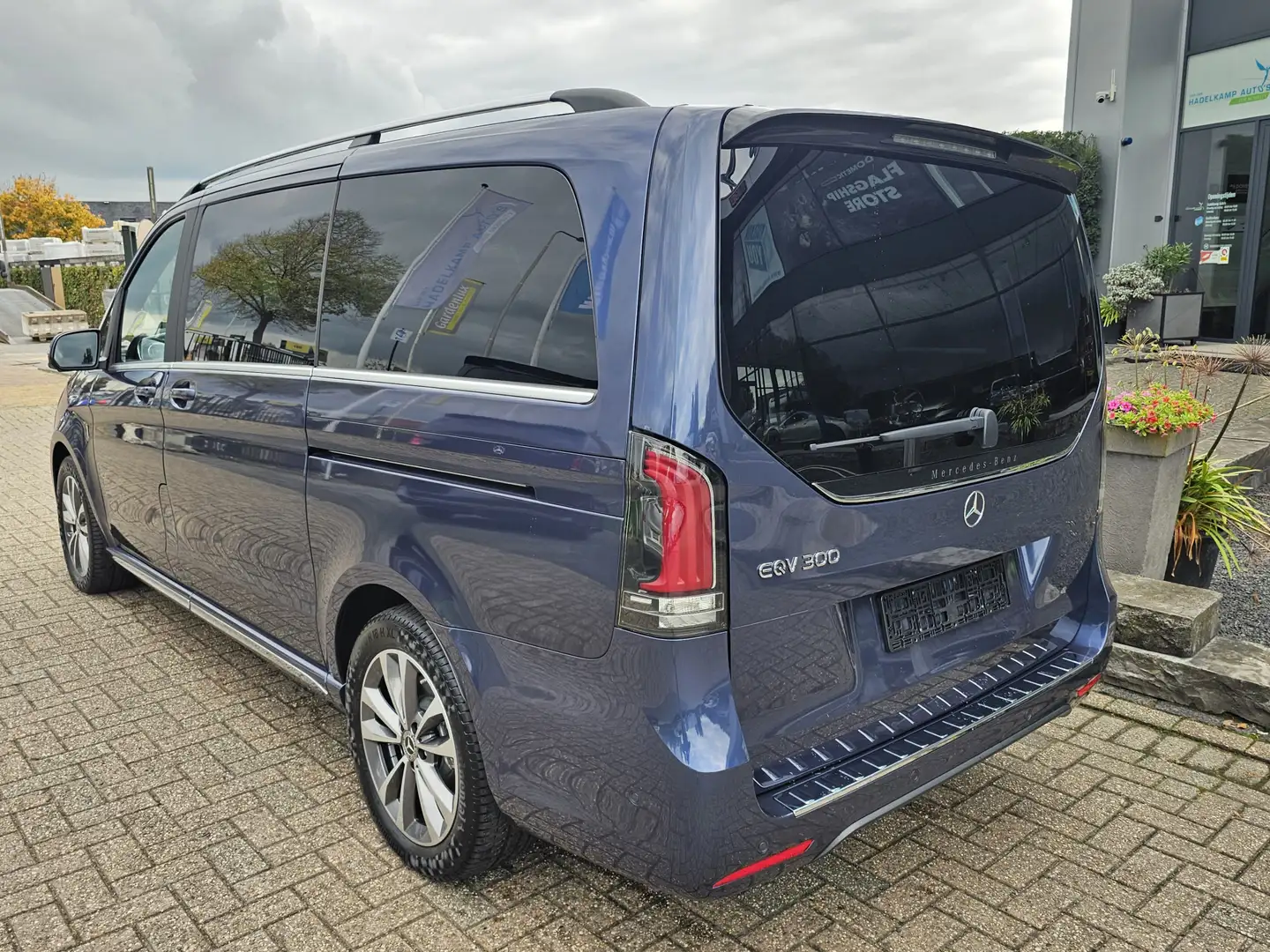 Mercedes-Benz EQV 300 L2 90kWh | New Model | Burmester | 360 Camera | Ne Bleu - 2