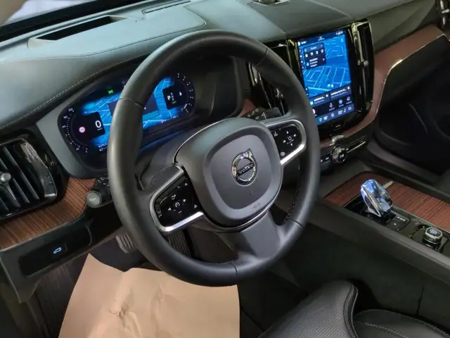 Volvo XC60 view 14