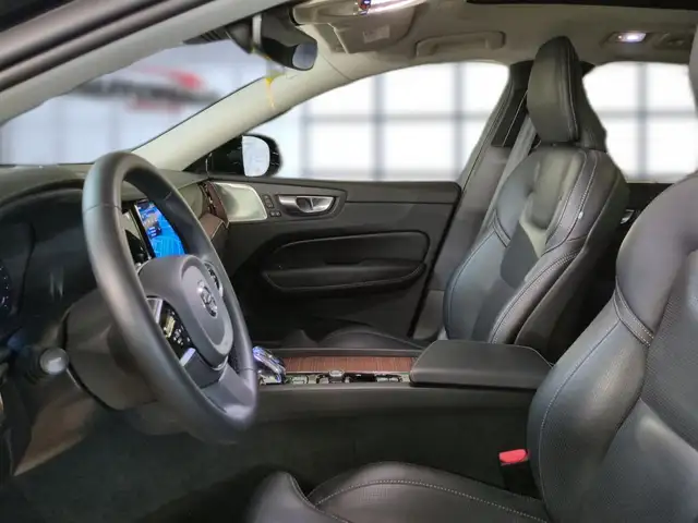 Volvo XC60 view 13