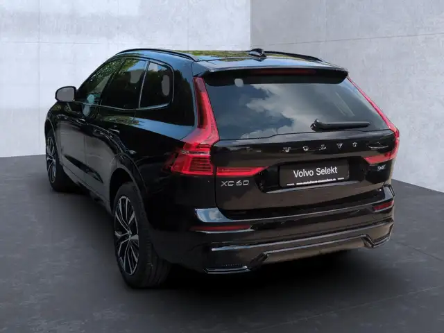Volvo XC60 view 5